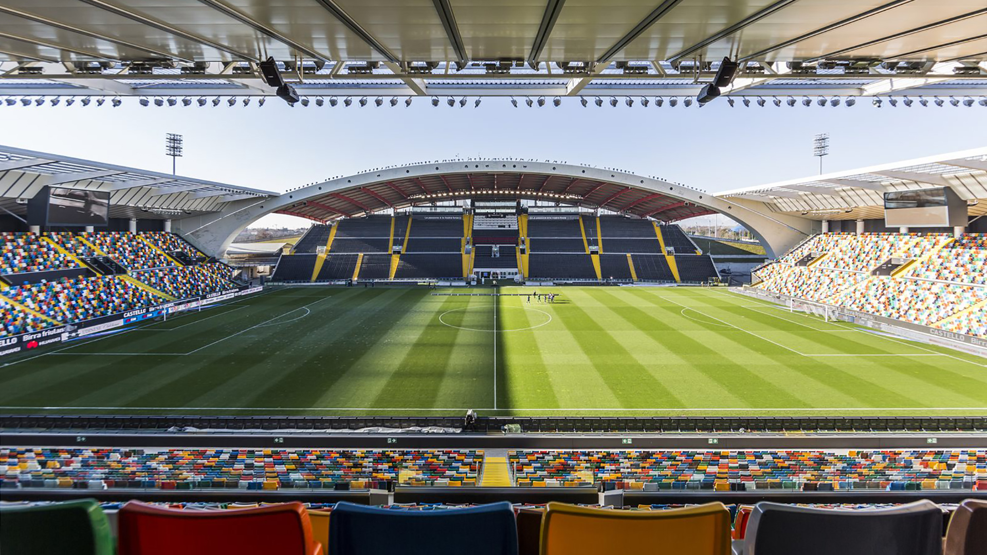 Stadio Friuli. Fundo virtual gratuito para Zoom, Microsoft Teams, Google Meet e WebEx ou qualquer outra aplicação compatível.