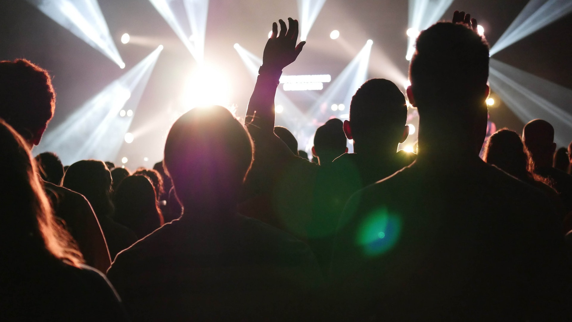 Concierto de rock. Fondo virtual gratuito para Zoom, Microsoft Teams, Skype, Google Meet, WebEx o cualquier otra aplicación compatible.